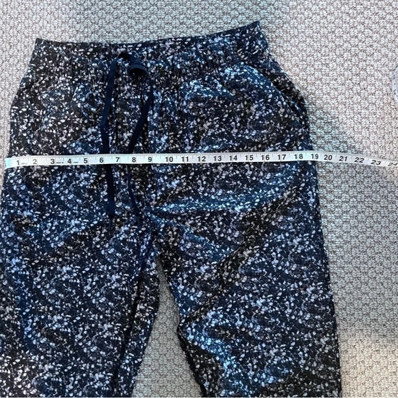 Lululemon Shimmy Shimmer Jet Pants Size 12 ish - Picture 10 of 11